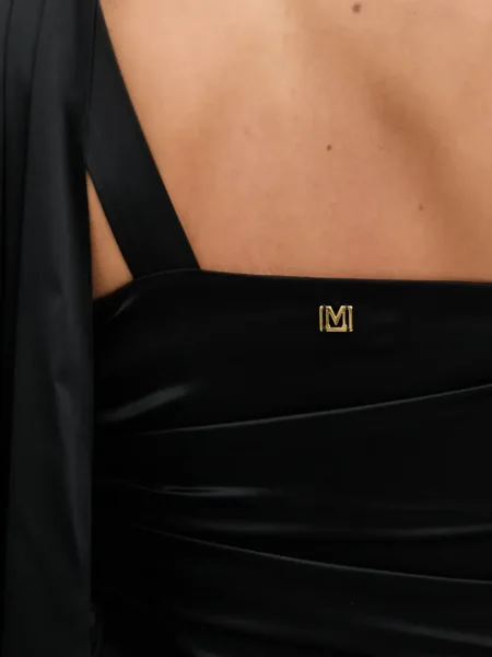 Rochie maxi Marciano drapată cu un umăr gol de costum negru