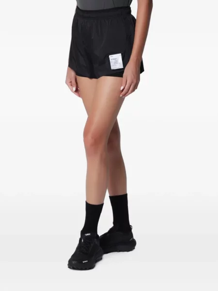 Pantaloni scurți Satisfy negru