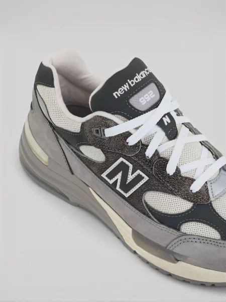 Замшевые повседневные кроссовки New Balance 992 серые