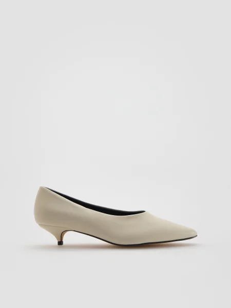 Туфли Reserved белые