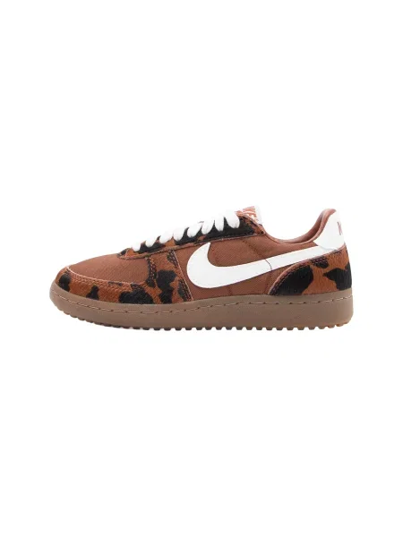 Nike Sportswear Rövid szárú sportcipők Field General barna / fekete fehér