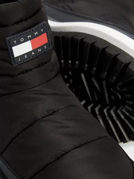 Утепленные дутики Tommy Jeans без каблука черные