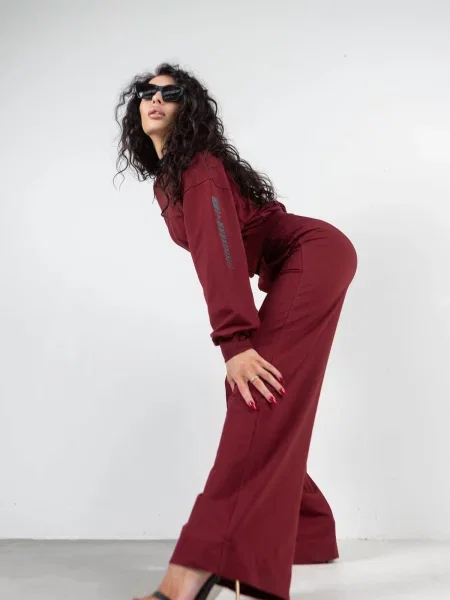 Женский костюм с брюками палаццо червоні