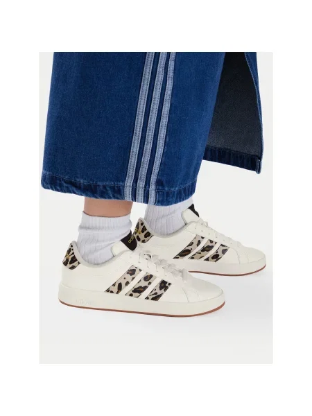 Детские кроссовки Adidas белые