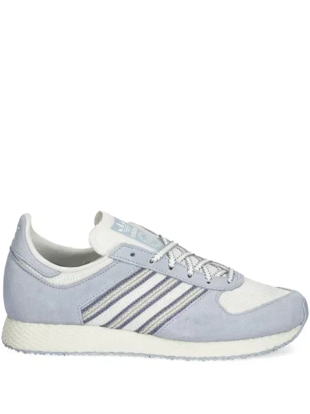 Маратонки Adidas Terrex с връзки на райета с дантела червено