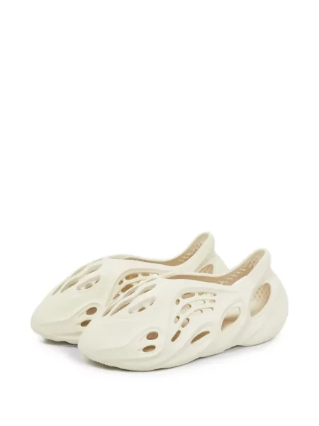 Tenisice Adidas Yeezy slip-on