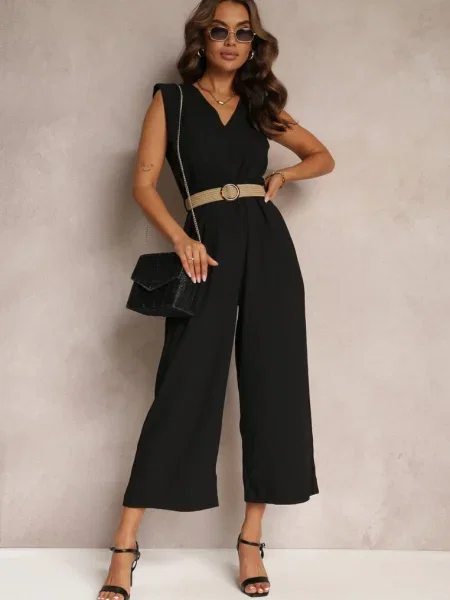 Salopeta Lungă cu Decolteu Triunghiular și Ornamentală cu Cataramă Malkah neagră