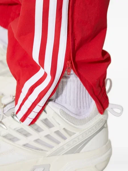 Pantaloni Adidas cu broderie cu dungi plasă roșu