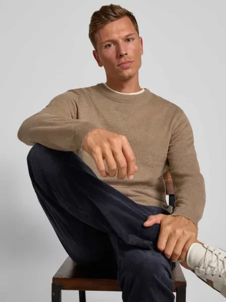 Sweter o kroju regular fit z dzianiny z domieszką kaszmiru model ‘Halfdan’ Casual Friday beżowy