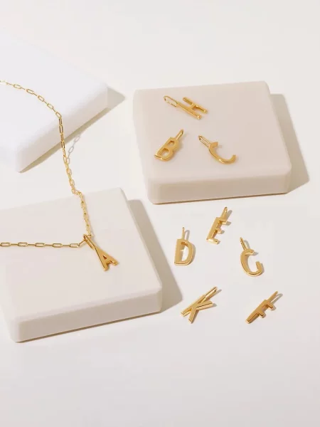 Ожерелье Design Letters серебряное