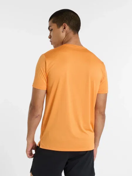 Футболка New Balance оранжевая