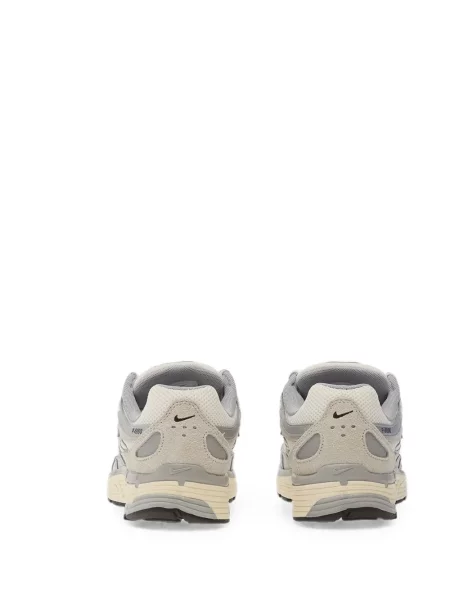 Sneakerși Nike cu imprimeu geometric roșu