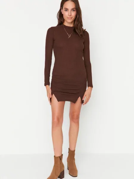Rochie mini Trendyol tricotate cu guler înalt cu mâneci lungi maro