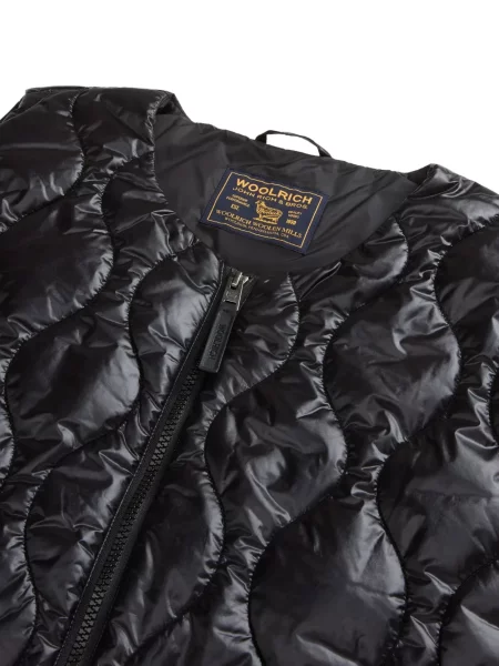 Matlasat vestă Woolrich negru