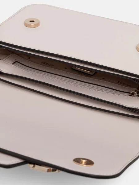 Кожаная сумочка Guess