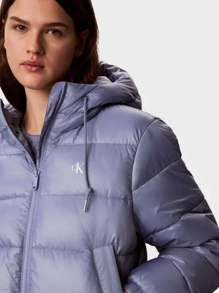 Коротка джинсова куртка Calvin Klein Jeans з лого блакитна