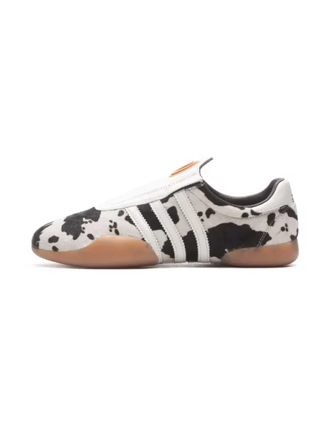 Sneakersy Adidas skórzane z nadrukiem czarne