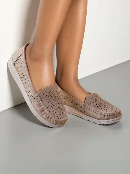 Prolamované mokasíny Resti bílé