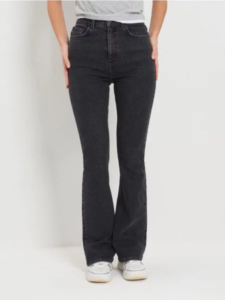 Розкльошені джинси з ефектом прання сірий