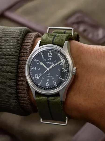 Ceas Timex negru
