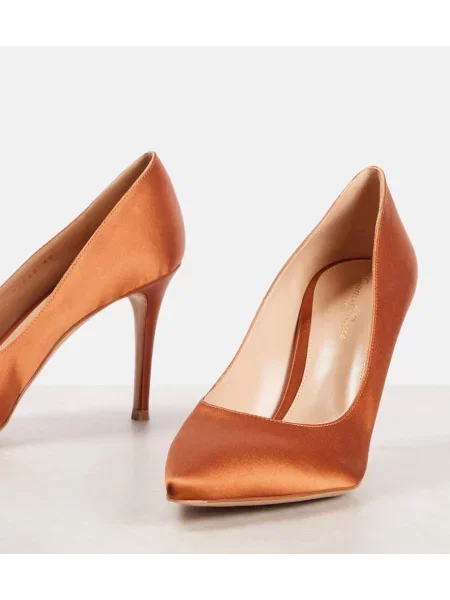 Pantofi cu toc Gianvito Rossi din satin maro