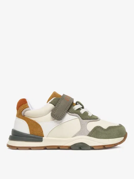 Sneakersy
