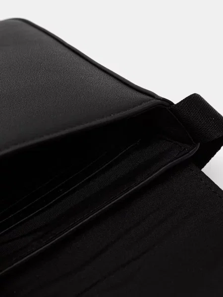Calvin Klein Válltáska Raised Phone Crossbody fekete