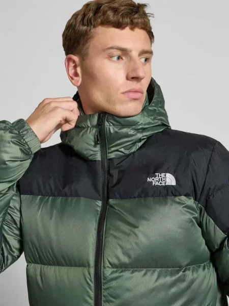 Kurtka puchowa z wyhaftowanym logo The North Face