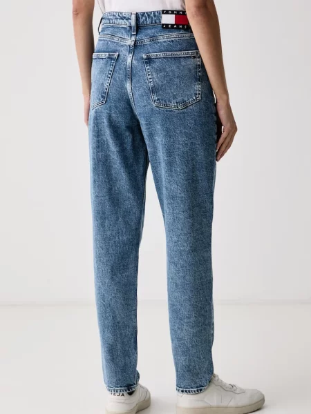 Tommy Jeans mom kavbojke modra