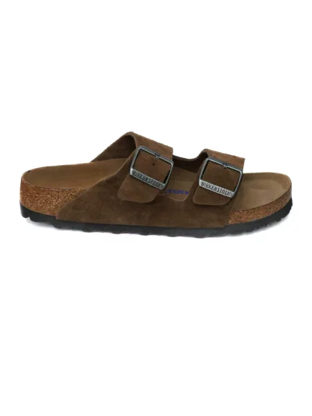 Klapki Birkenstock zamszowe bez obcasa brązowe