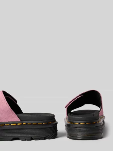 Klapki z imitacji zamszu Dr. Martens różowe