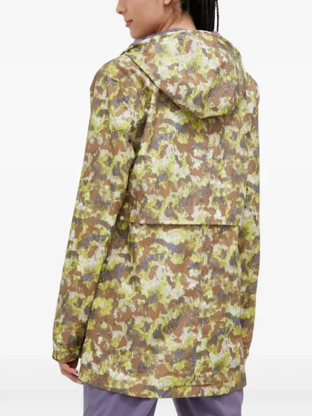 Geacă The North Face cu glugă cu model camuflaj maro