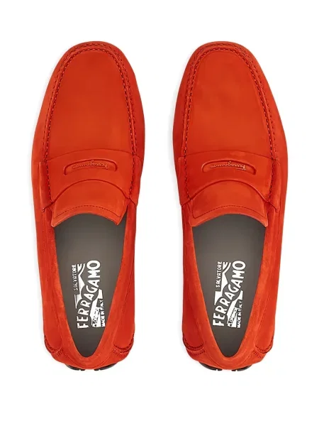 Pantofi loafer Ferragamo din piele de căprioară roșu
