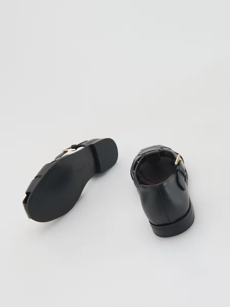 Кожаные босоножки Reserved черные