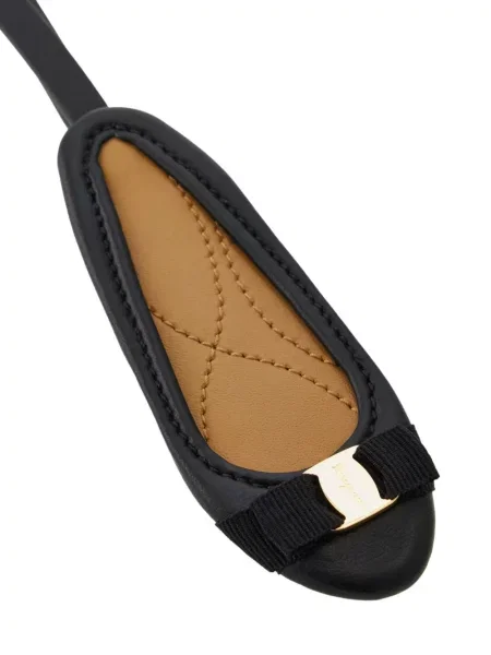 Pandantiv Ferragamo din piele negru