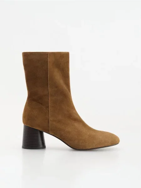 Reserved Botine din piele întoarsă cu maro
