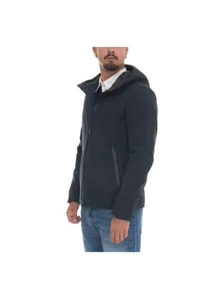 Kurtka Woolrich z kapturem softshell niebieska