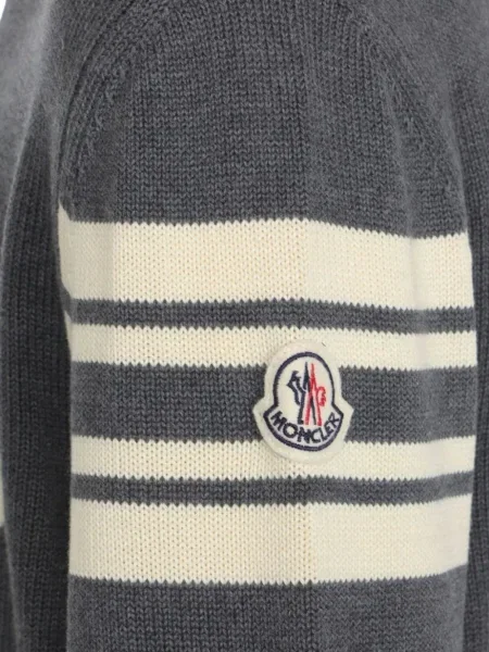 Pulover Moncler cu broderie cu dungi gri