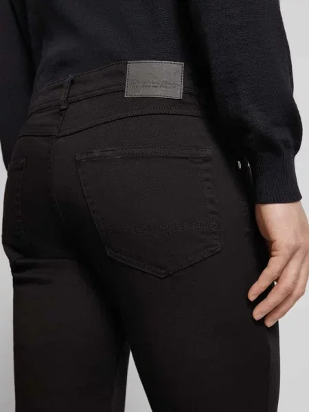 Jeansy o kroju straight fit z detalem z logo Christian Berg Men czarne