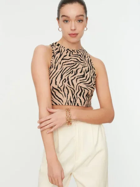 Top Trendyol sztruksowy brązowy