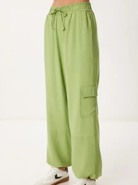 Happiness İstanbul Pantaloni cu deschis verde