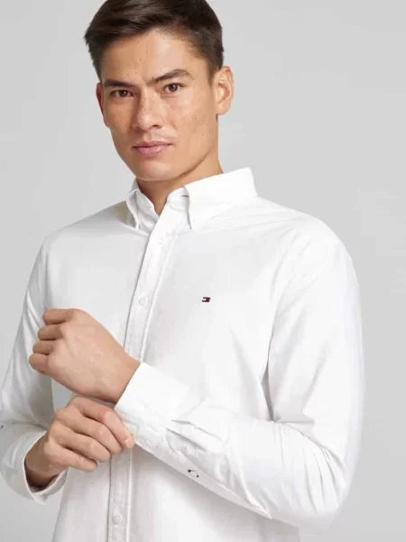 Koszula casualowa o kroju regular fit z kołnierzykiem typu button down Tommy Hilfiger biała