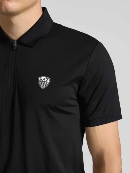 Koszulka polo o kroju z zamkiem błyskawicznym i naszywką z logo czarna