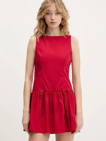 Obleka Hollister Co. rdeča