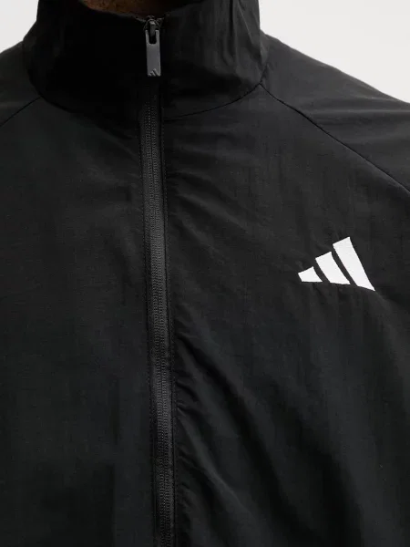 Демисезонная куртка Adidas черная