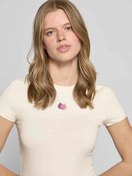 T-shirt o kroju slim fit z wyhaftowanym motywem Review biała