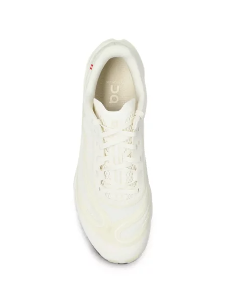 Sneakerși On