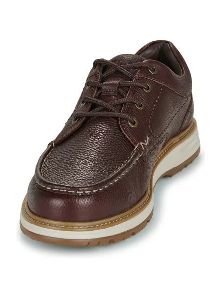 Pantofi Clarks din dantelă maro