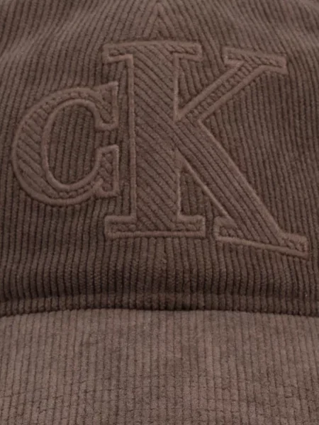 Calvin Klein kapa s šiltom rebrasta žametna rjava