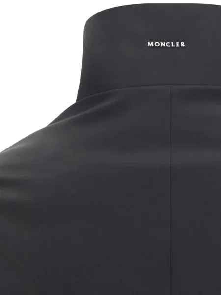 Яке Moncler черно